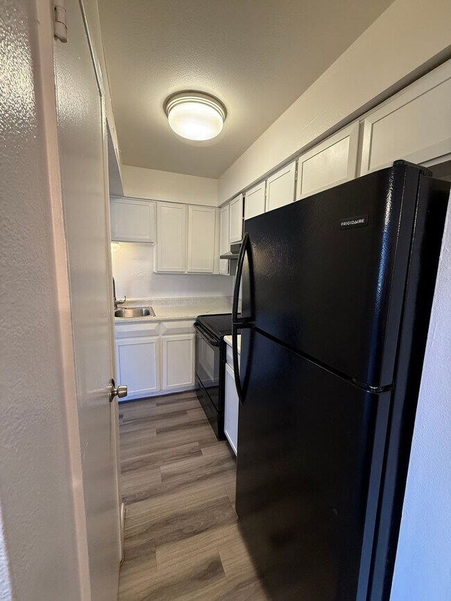 Building Photo - 299.00 move in special