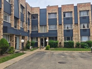 Building Photo - 8655 1/2 W Foster Ave