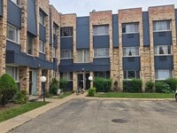 Building Photo - 8655 1/2 W Foster Ave