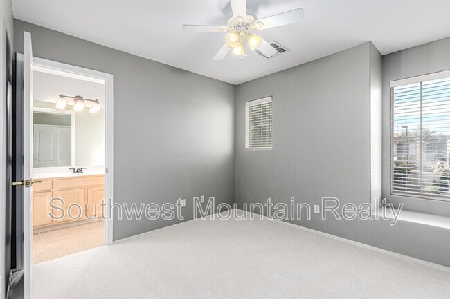 Building Photo - 1149 N Cholla St