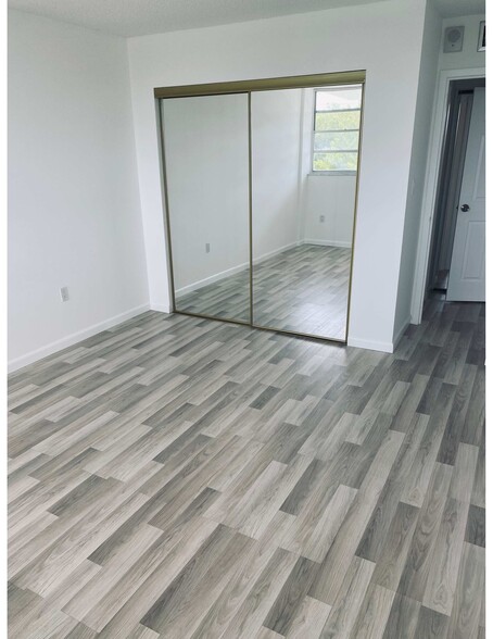 Building Photo - 13155 Ixora Ct