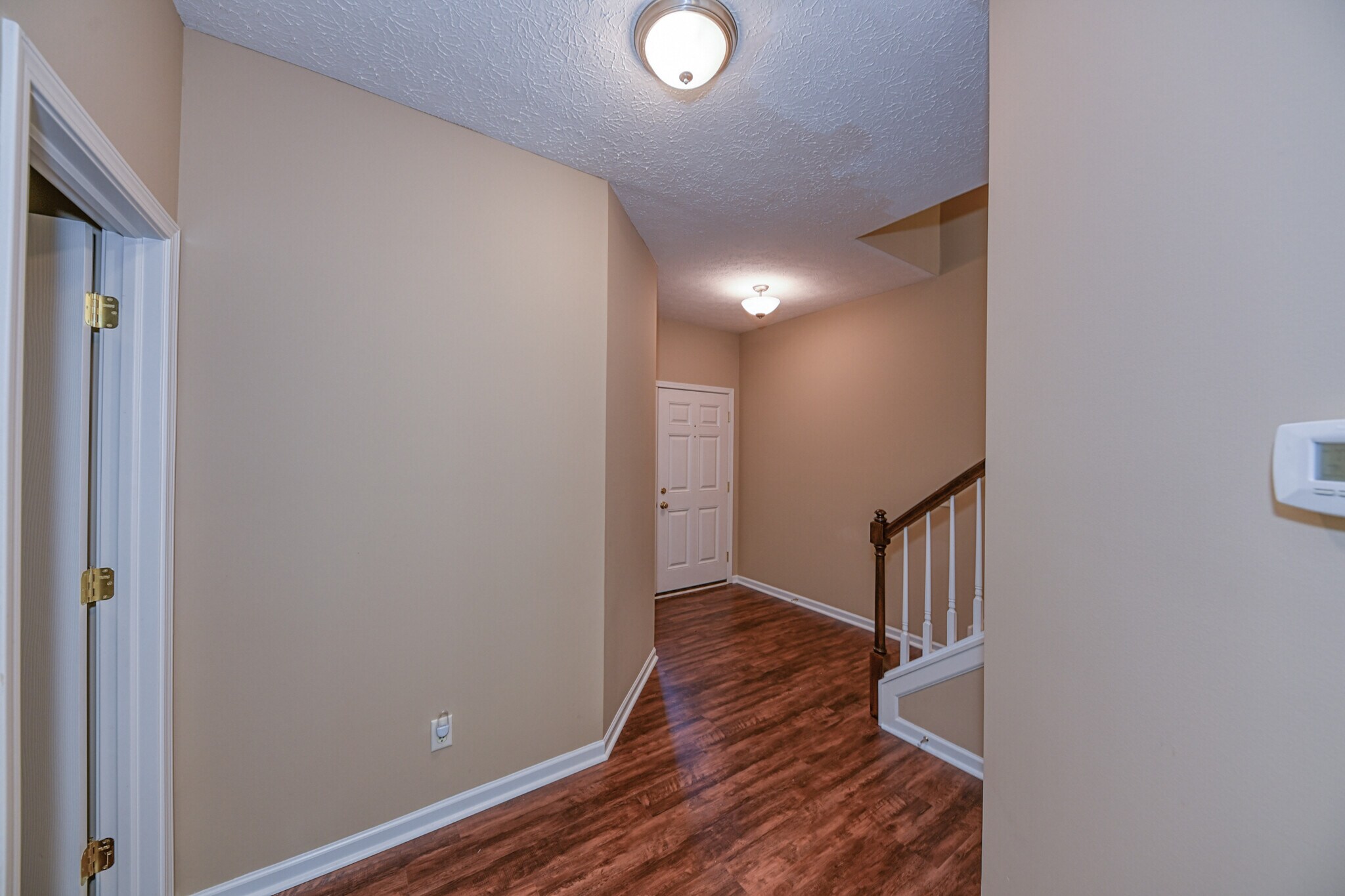 Building Photo - 5845 Crescent Ridge Dr