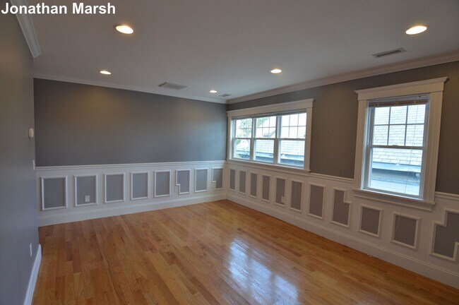 Building Photo - 97 Cushing Ave