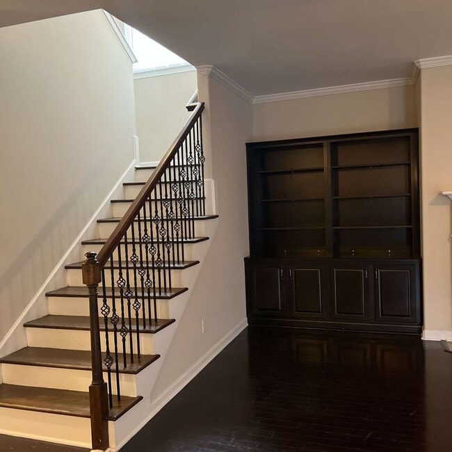 Building Photo - This beautiful 4 bedroom, 2.5 bath home in the highly sought-after Palmetto Pointe neighborhood h...