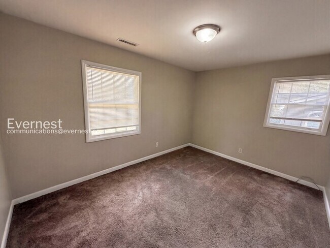 Building Photo - 208 Von Dale Dr