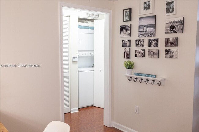 Building Photo - 2775 NE 187th St