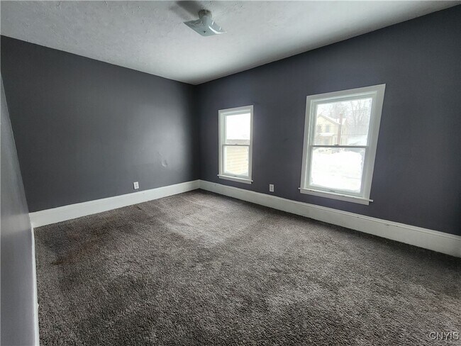 Building Photo - 137 W Schuyler St