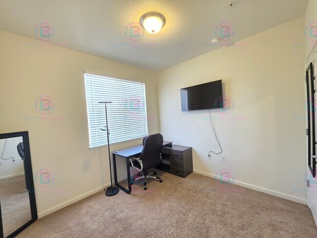 Building Photo - 3010 Sterling Ridge Cir