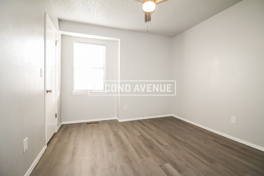 Building Photo - 2621 SW 103rd St