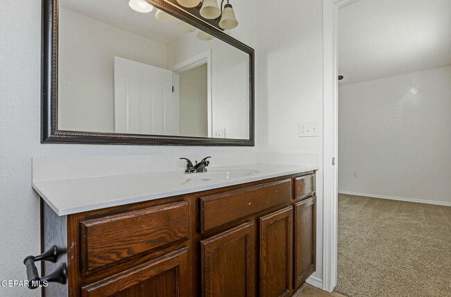 Building Photo - 14350 S Cave Ave