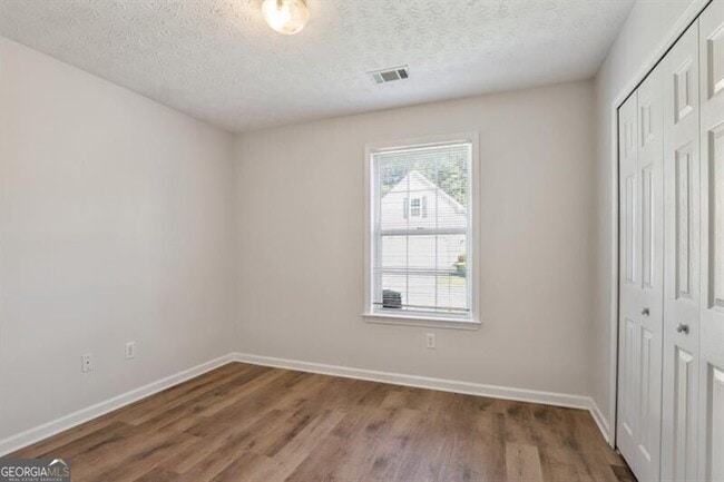 Building Photo - 2295 Winthrope Way Dr