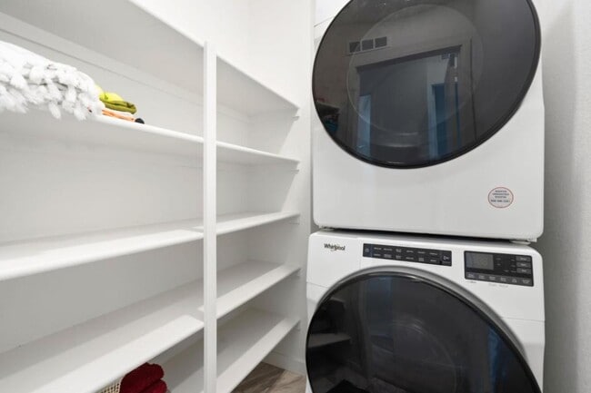 Building Photo - 5446 Second Ave