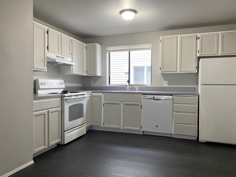 Kitchen - 8436 Delridge Way SW
