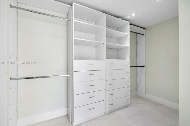 Building Photo - 780 NE 69th St