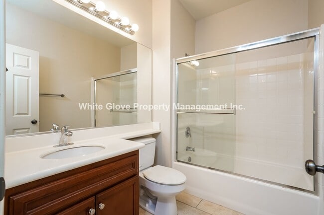 Building Photo - Charming 3-Bedroom Irvine Condo with Attached Garage and Community Amenities