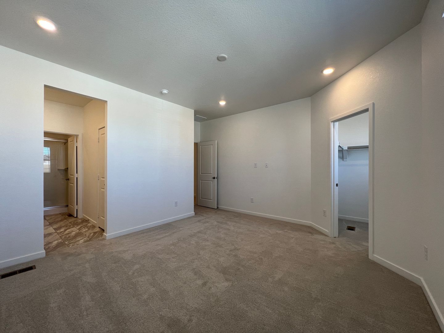 Building Photo - 1512 Sun Wy