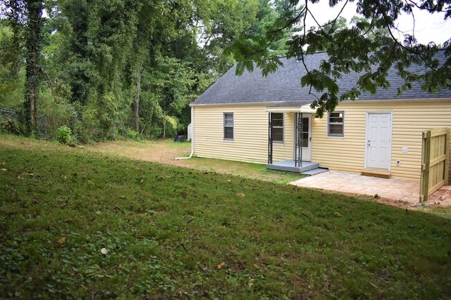 Building Photo - 3915 Holston Hills Rd