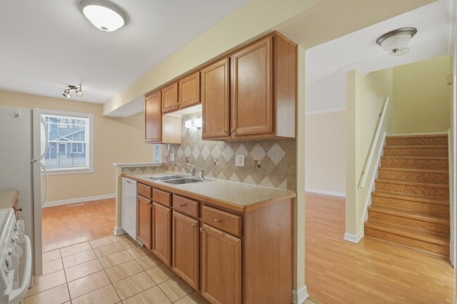 Building Photo - 460 N Lake Shore Dr