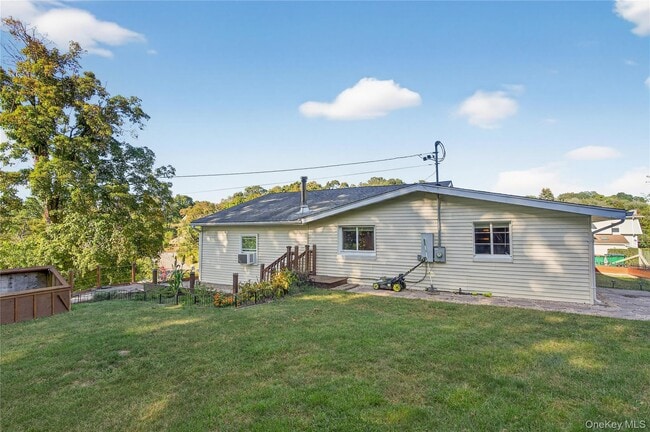 Building Photo - 9 Wickes Ln