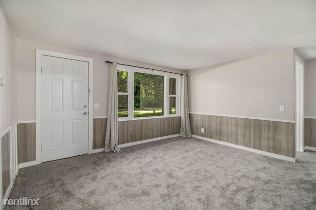 Building Photo - 2 br, 1 bath Duplex - 4214 Branch Ave