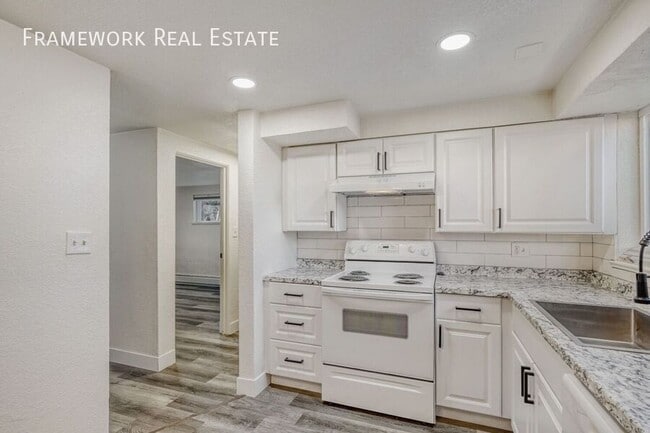 Building Photo - 1685 Reed St