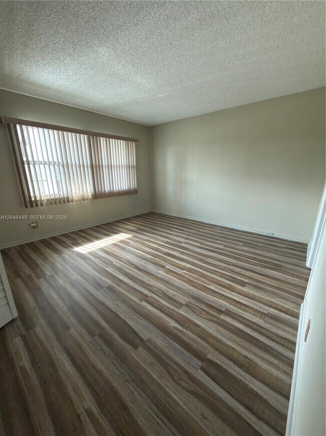 Building Photo - 1300 SW 125th Ave