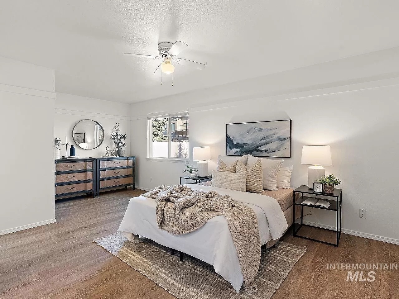 Building Photo - 238 S Neskowin Way