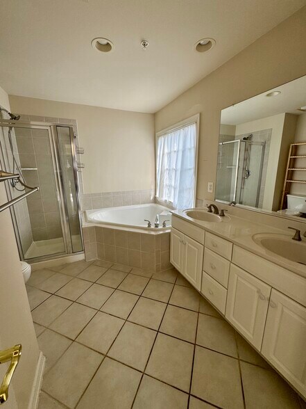 Building Photo - 503 Casey Ln