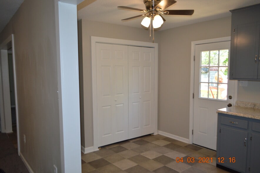 Building Photo - 106 Craven Rd