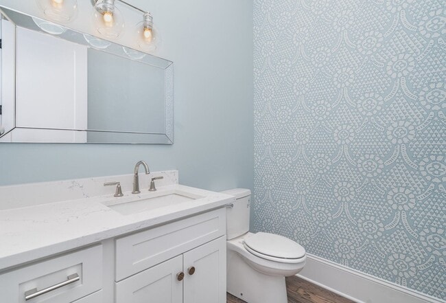 Building Photo - 909B Gale Ln