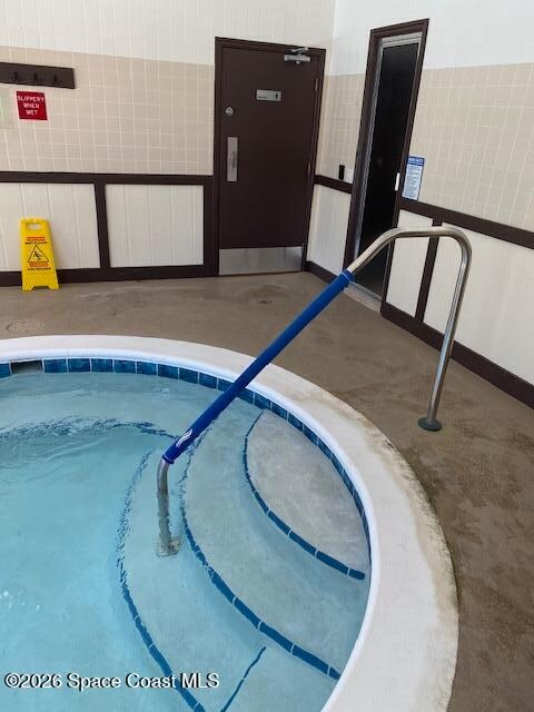 Building Photo - 9045 South Dr