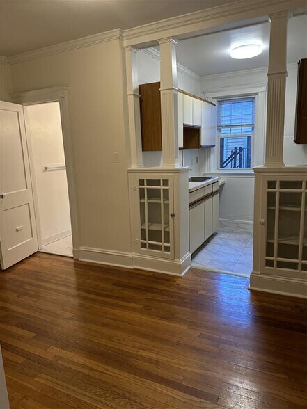 Primary Photo - 23 Wendell St