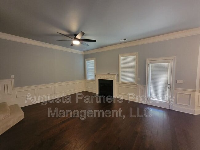 Building Photo - 325 Bellhaven Dr