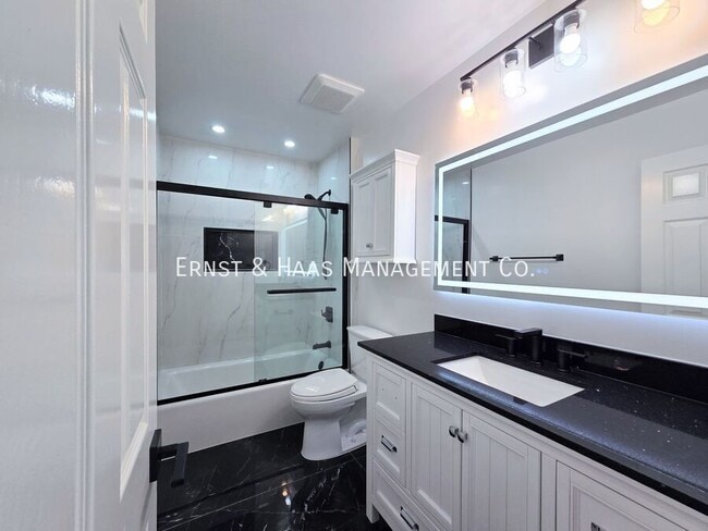 Building Photo - 16810 Picadilly Ln