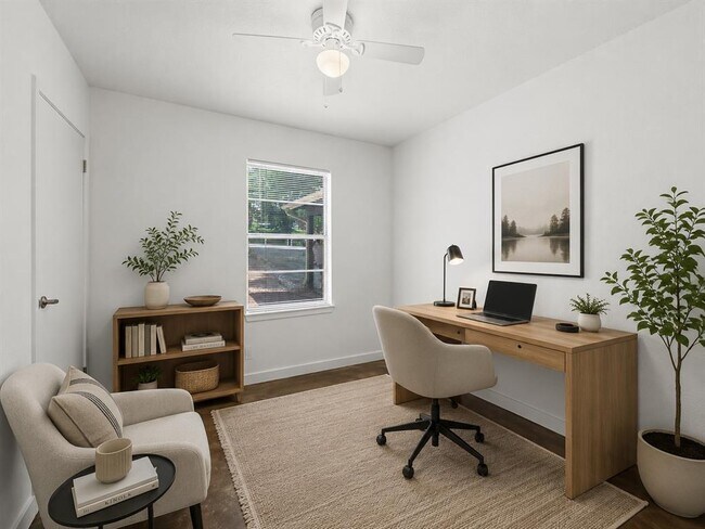Building Photo - 3508 Southridge Dr