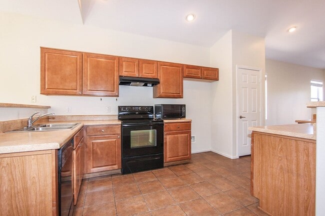 Building Photo - 3 bed 2 bath Pronghorn Ranch Home