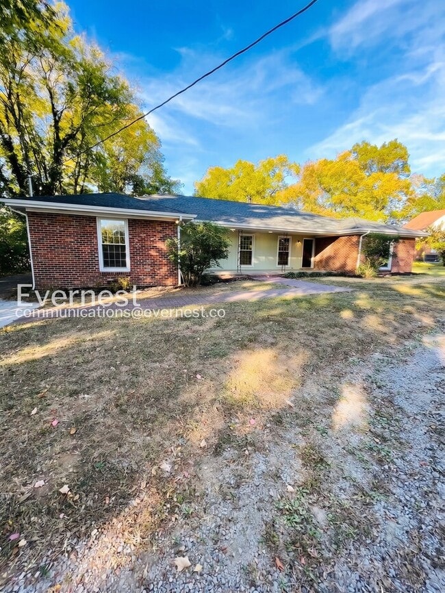 Building Photo - 4 Bed, 3 Bath Home with Fenced Yard / Pet-Friendly / Coming Soon!