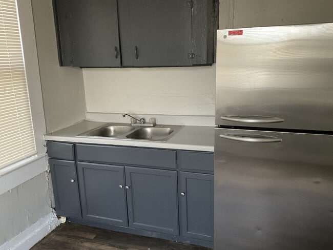 Building Photo - Application Special - South Side One Bedro...