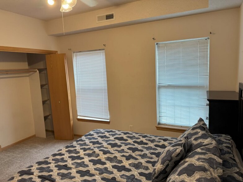 Building Photo - 2888 Coral Ct