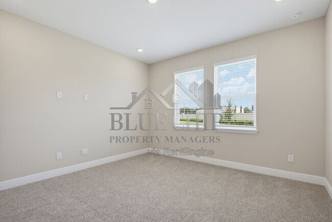 Building Photo - 1008 British Cir