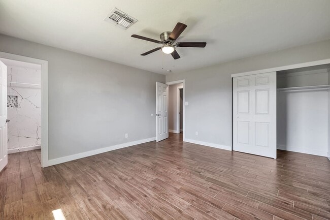 Building Photo - Tempe 6-Bedroom Home Featuring Large Turf Yard & Ideal Location