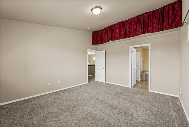 Building Photo - Spacious Corner Lot Home Near JBLM | 4 Bed...
