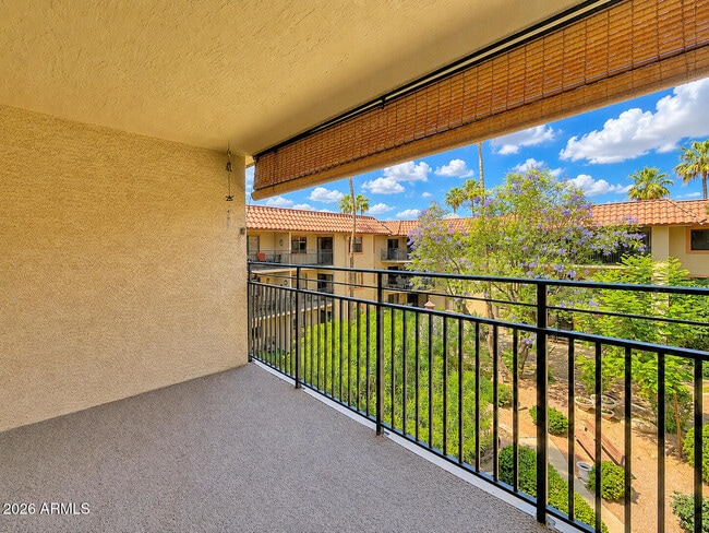 Building Photo - 10330 W Thunderbird Blvd