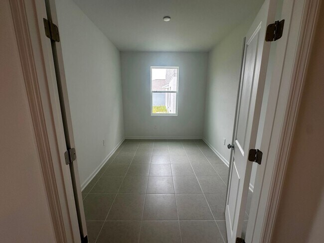 Building Photo - Stunning new construction 3/2 in Wynnstone Gated Community of Davenport.  Available now!
