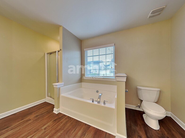 Building Photo - 2849 Watercrest Dr NW