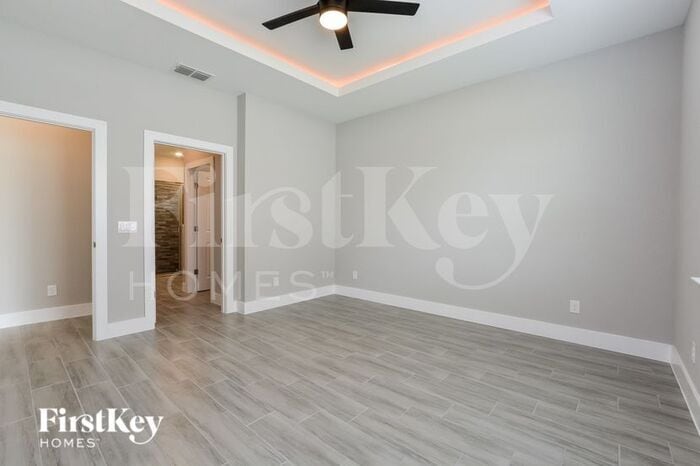 Building Photo - 330 Athabasca Pl