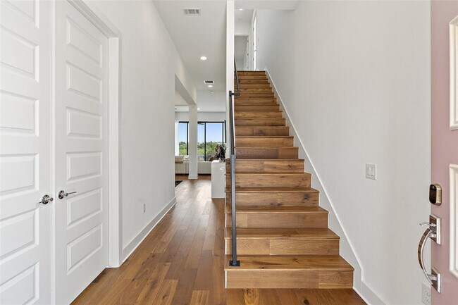 Building Photo - 7416 Cordoba Dr