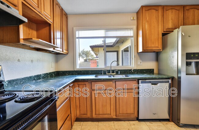Building Photo - 31101 Fredi St