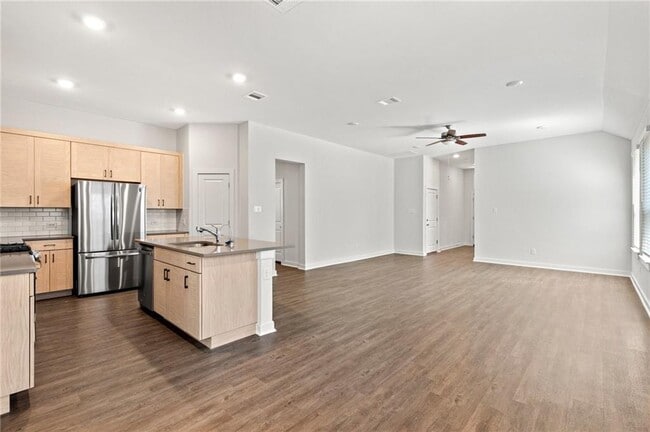 Building Photo - 1012 Paddock Ln