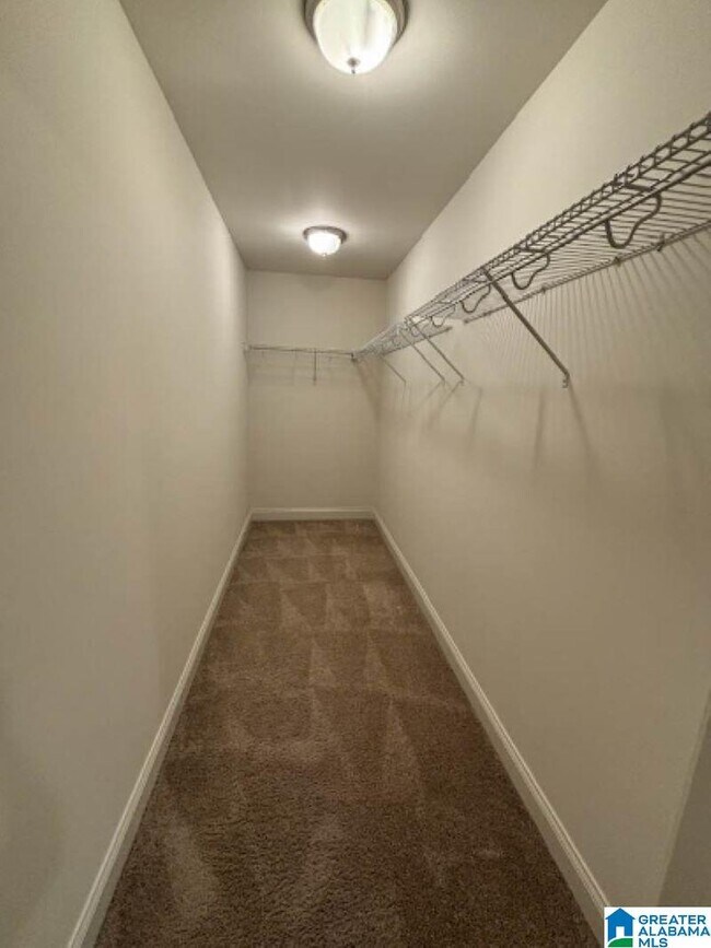 Building Photo - 4215 Lennox Dr